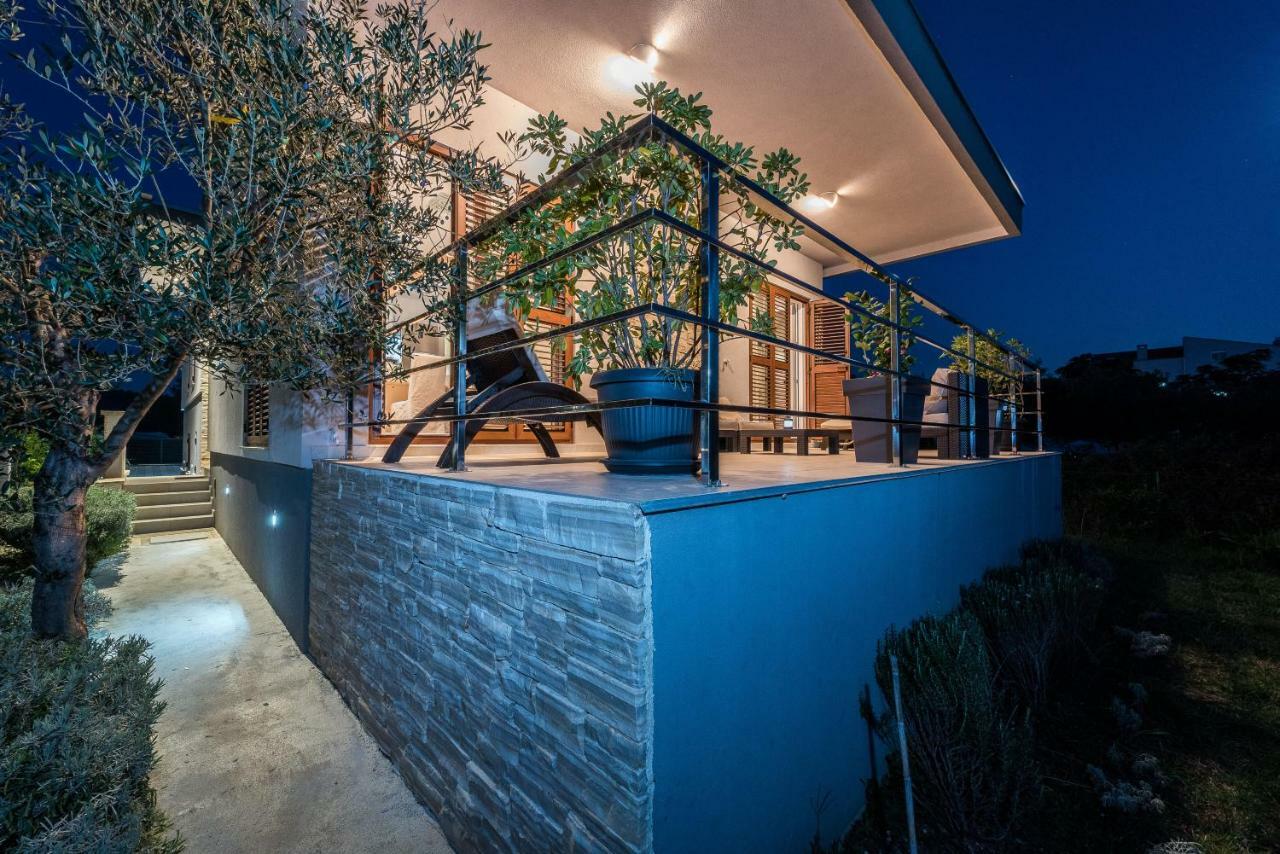 Villa Arbo Бибине Екстериор снимка